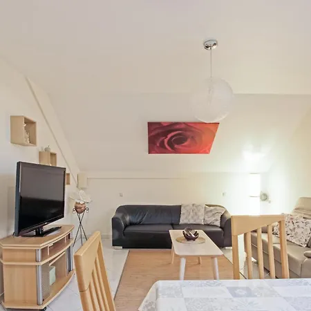 2 Bedroom Amazing In Erpeldange-remich Appartement *